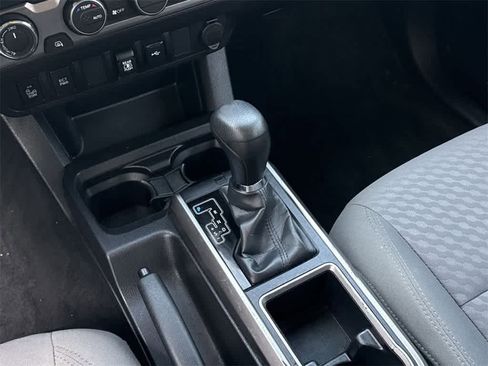 Used 2022 Toyota Tacoma SR5 w/ Technology Package image 17