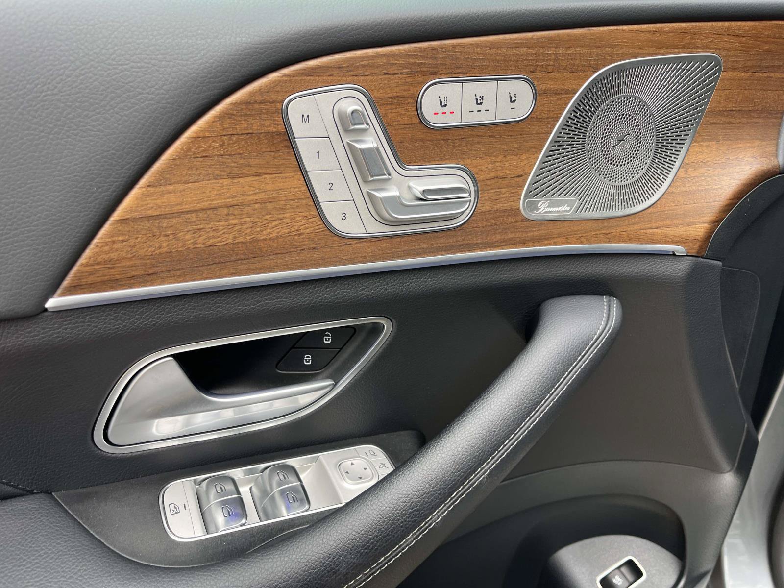 Certified 2025 Mercedes-Benz GLE 350 4MATIC image 19