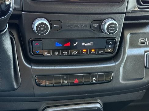 Used 2024 RAM ProMaster 2500 w/ Convenience Group FWD image 28