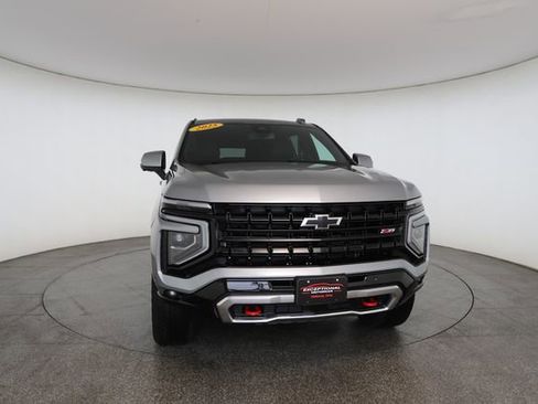 Used 2025 Chevrolet Suburban Z71 image 30