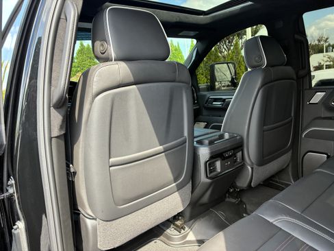 Used 2026 GMC Sierra 2500 AT4X AWD/4WD image 17