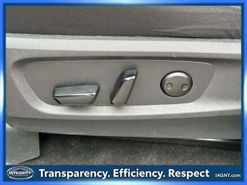 Used 2025 Nissan Pathfinder SV AWD/4WD image 23