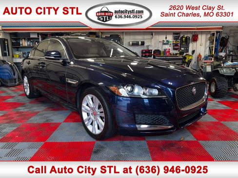 Used 2018 Jaguar XF Premium RWD image 1