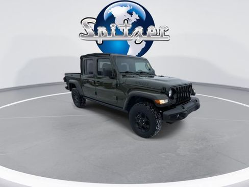 Used 2023 Jeep Gladiator Willys image 2