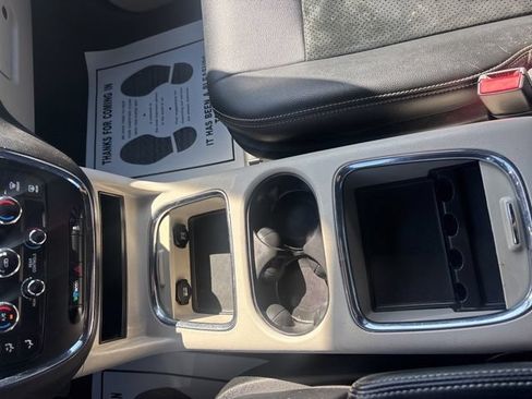 Used 2018 Dodge Grand Caravan SXT FWD image 27