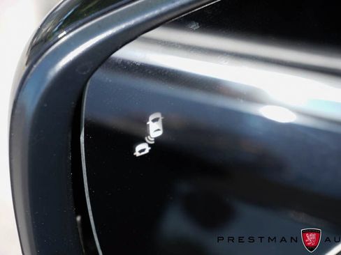 Used 2025 Honda Pilot EX-L image 10