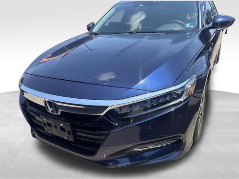 Used 2020 Honda Accord Touring image 3