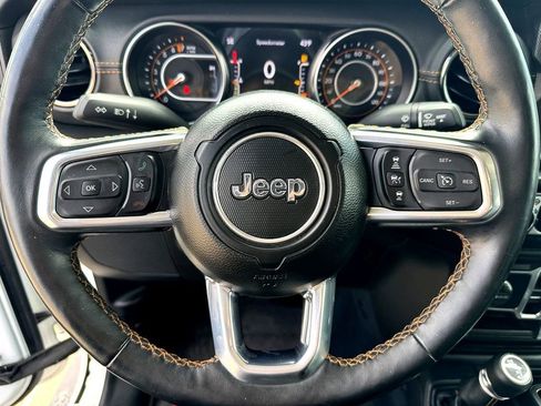 Used 2022 Jeep Gladiator Overland image 14