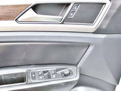 Used 2019 Volkswagen Atlas SEL FWD image 10