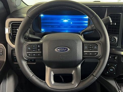 New 2026 Ford F250 Lariat w/ Black Appearance Package AWD/4WD image 9