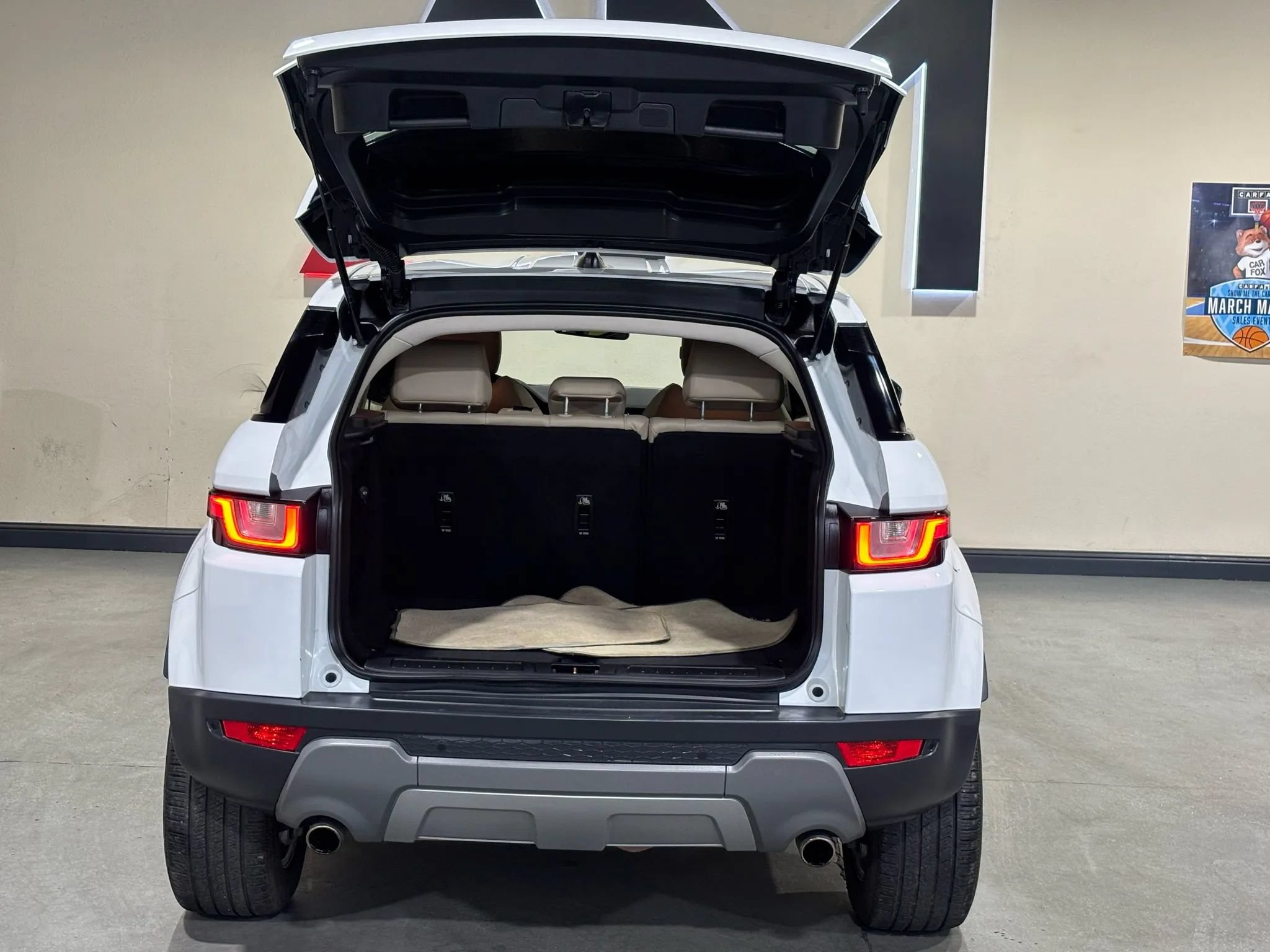 Used 2018 Land Rover Range Rover Evoque AWD/4WD image 6