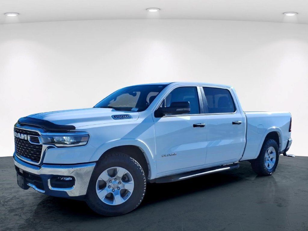 Used 2025 RAM 1500 Big Horn AWD/4WD image 2