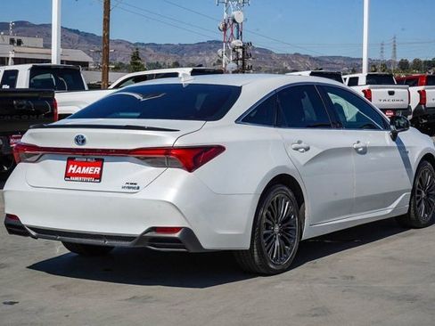 Used 2021 Toyota Avalon XSE image 7