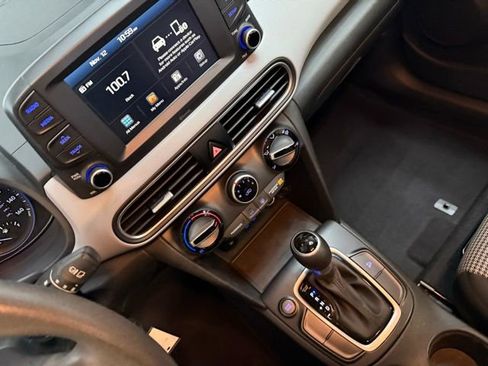 Used 2021 Hyundai Kona SE image 30