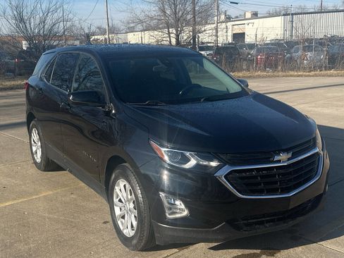 Used 2020 Chevrolet Equinox LT FWD image 2