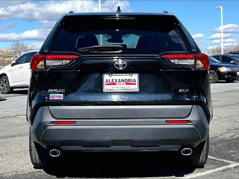 Used 2023 Toyota RAV4 XLE image 4