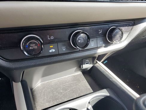 Used 2024 Honda HR-V LX image 25