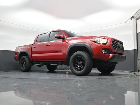 Used 2022 Toyota Tacoma TRD Off-Road image 18