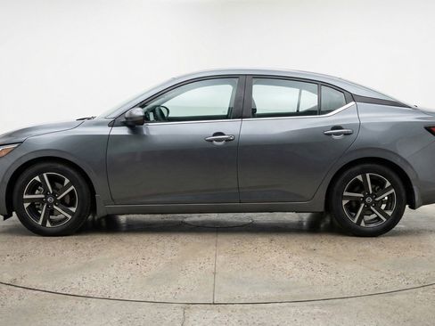 Used 2025 Nissan Sentra SV image 5