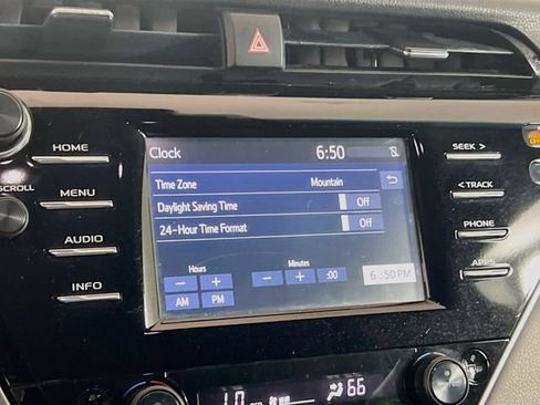 Used 2018 Toyota Camry XLE FWD image 13
