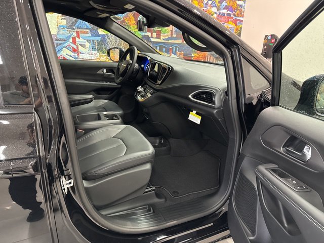 New 2026 Chrysler Pacifica Select w/ S Appearance Package FWD image 50