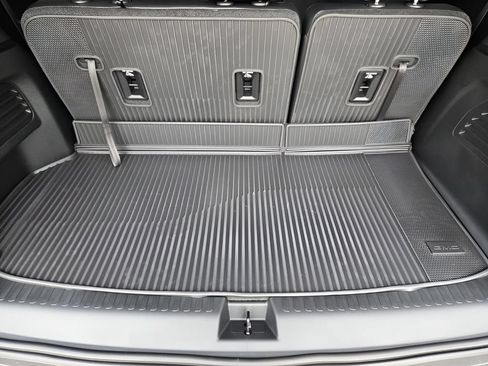 New 2026 GMC Acadia Elevation w/ Elevation Premium Package FWD image 21