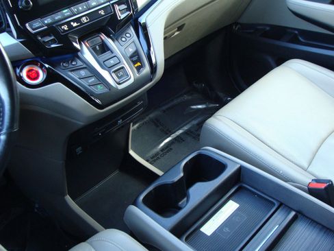 Used 2019 Honda Odyssey Elite image 18