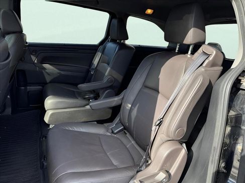 Used 2018 Honda Odyssey Touring image 16