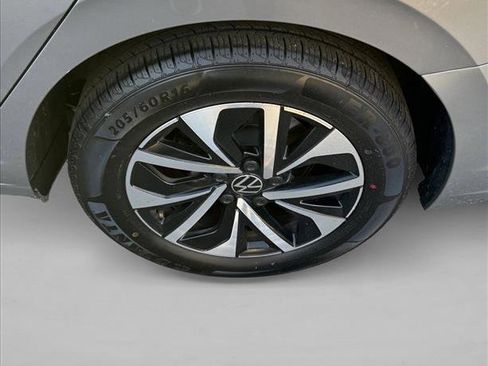 Used 2024 Volkswagen Jetta S image 9