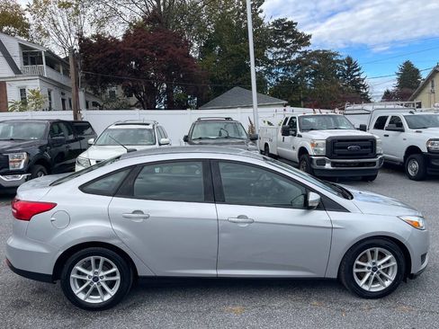 Used 2017 Ford Focus SE image 7