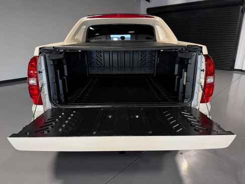 Used 2013 Chevrolet Avalanche LTZ RWD image 29