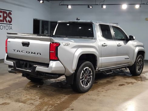 Used 2024 Toyota Tacoma TRD Sport RWD image 7