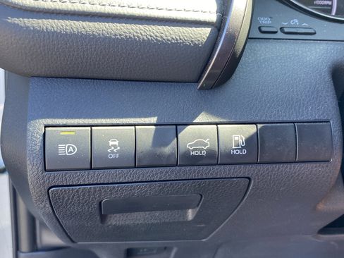 Used 2024 Toyota Camry SE image 25