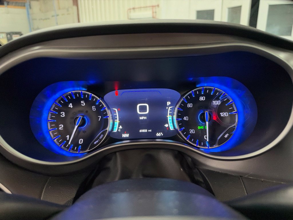 Used 2025 Chrysler Pacifica Select FWD image 16