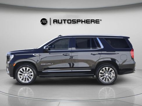 Used 2021 GMC Yukon Denali w/ Denali Premium Package image 5