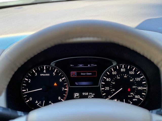 Used 2015 Nissan Pathfinder Platinum w/ Family Entertainment Package FWD image 36