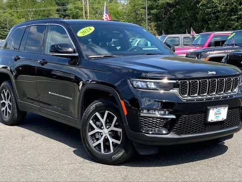 Certified 2024 Jeep Grand Cherokee Limited AWD/4WD image 2