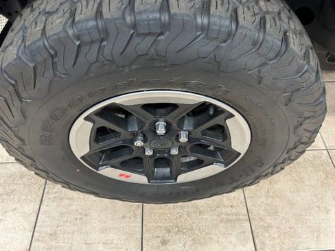 Used 2019 Jeep Wrangler Unlimited Sahara image 20