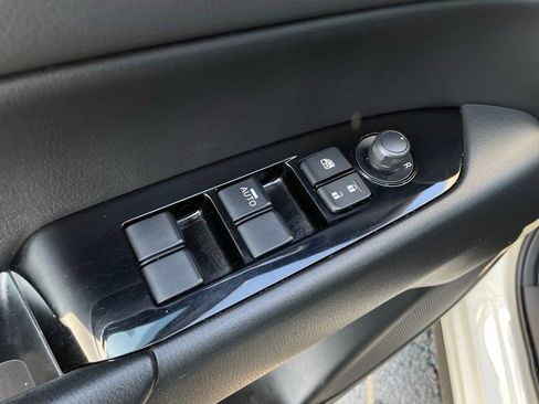 Used 2017 MAZDA CX-5 Touring image 12