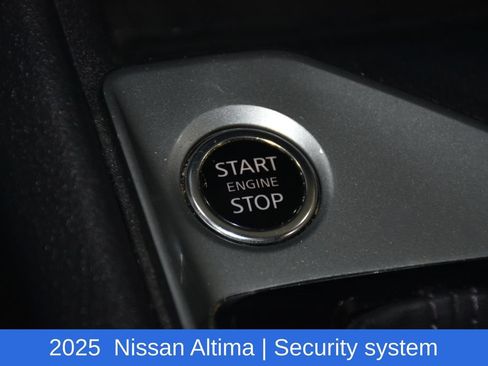 Used 2025 Nissan Altima 2.5 SV FWD image 14