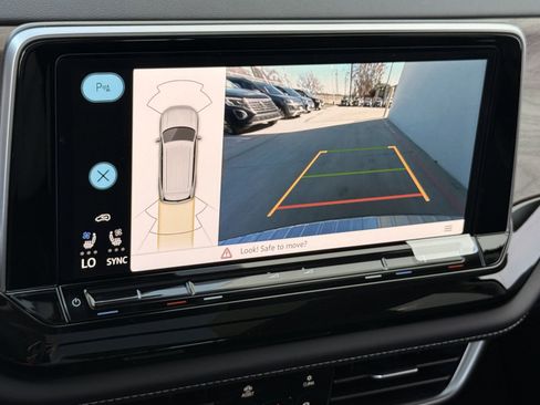 New 2026 Volkswagen Atlas SE image 14