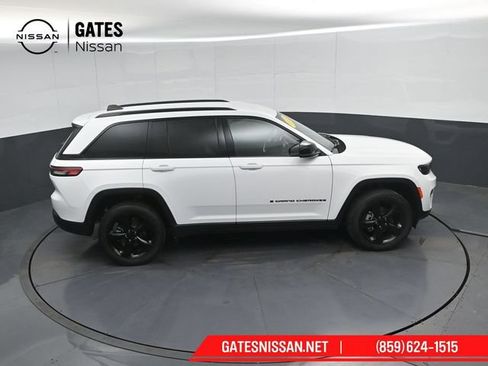 Used 2023 Jeep Grand Cherokee Altitude AWD/4WD image 45