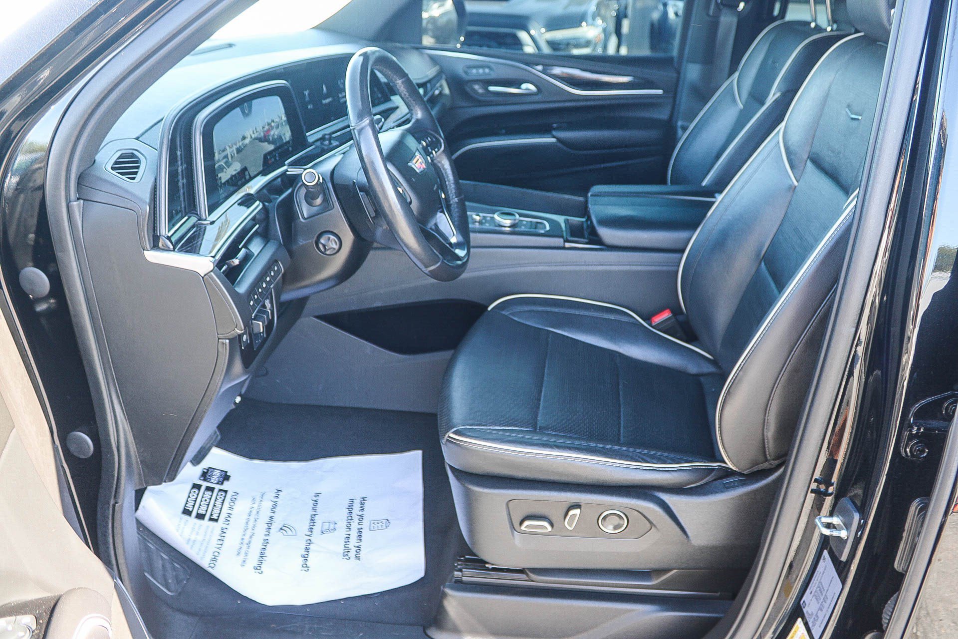 Used 2021 Cadillac Escalade Sport w/ Driver Assist Tech Package AWD/4WD image 18