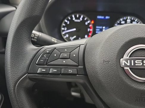 Used 2025 Nissan Sentra S FWD image 17