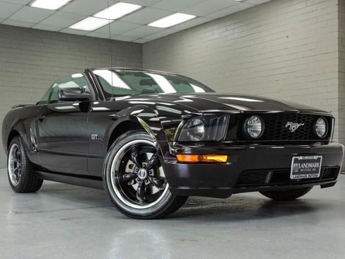 Used 2005 Ford Mustang GT RWD image 1