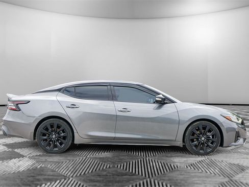 Used 2019 Nissan Maxima SR w/ Premium Package FWD image 4