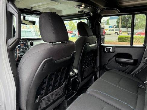 Used 2021 Jeep Wrangler Unlimited Rubicon 4xe w/ Cold Weather Group AWD/4WD image 26