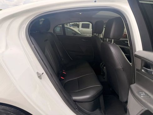 Used 2017 Jaguar XE RWD image 28