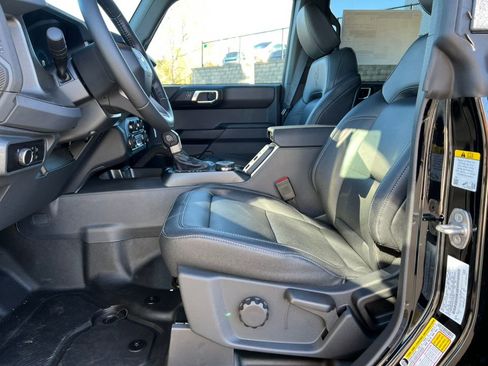 New 2025 Ford Bronco Badlands w/ Sasquatch Package image 4