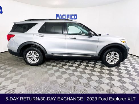 Used 2023 Ford Explorer XLT image 9